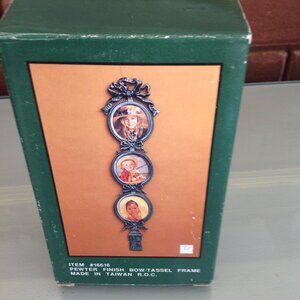 Vintage Pewter Finish Bow/Tassel Picture Frame